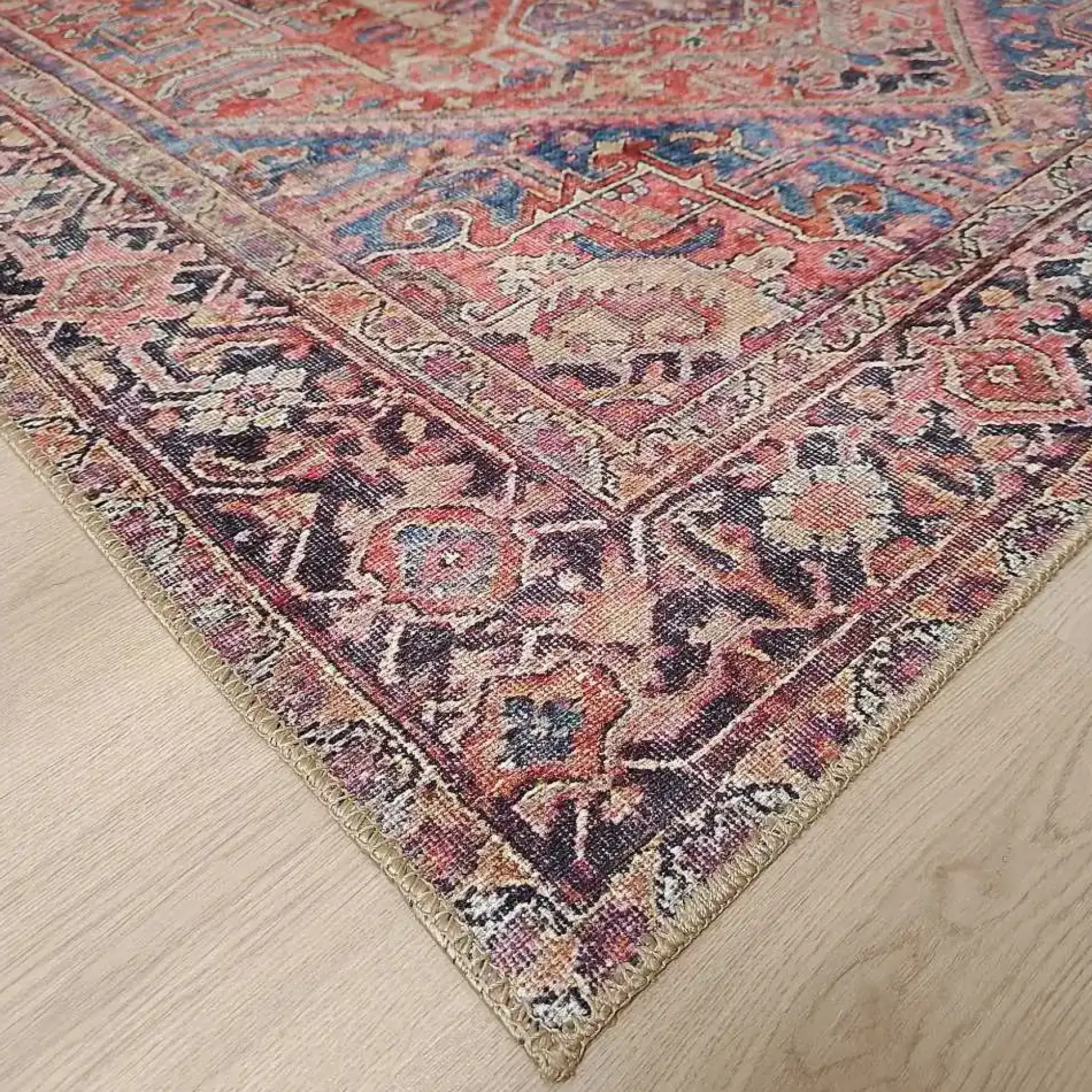 Aida (matto 133x190 cm punainen)