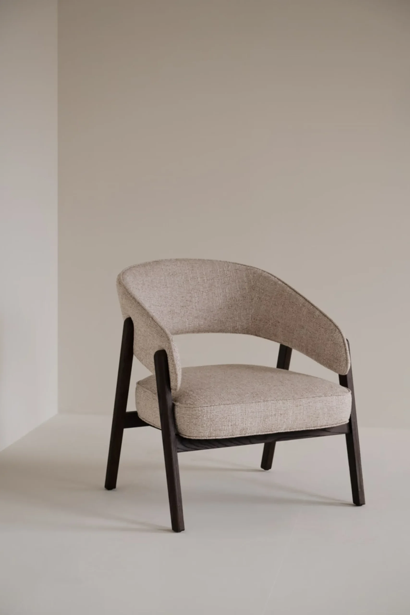 Barnaby (nojatuoli vaalea beige/ruskea)
