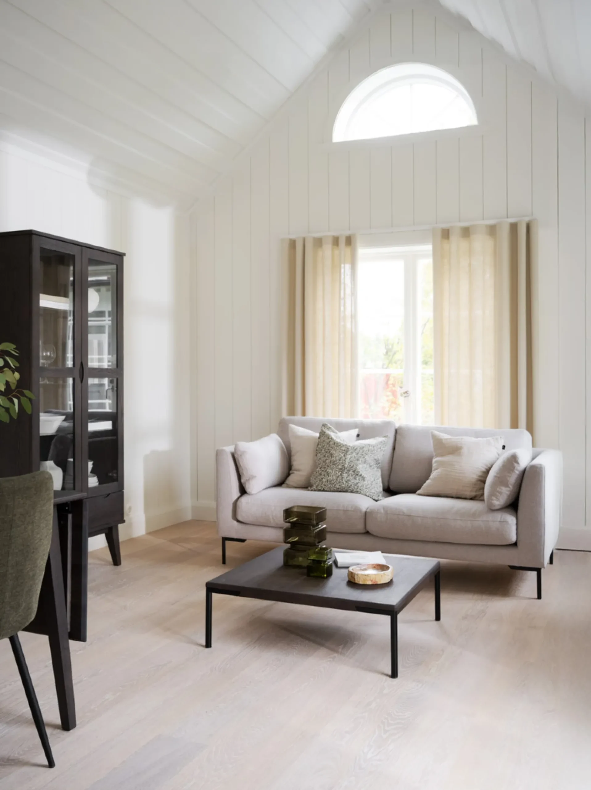 Corwin (2, 5-ist. sohva vaalea beige kangas rita 1)