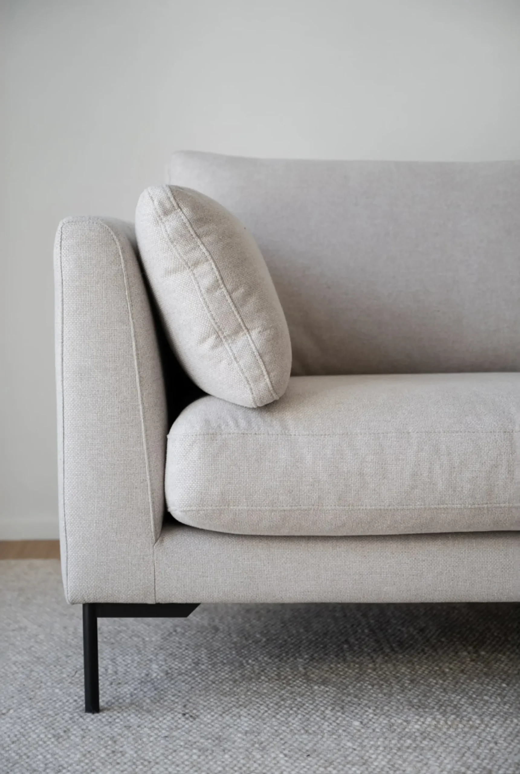 Corwin (2, 5-ist. sohva vaalea beige kangas rita 1)