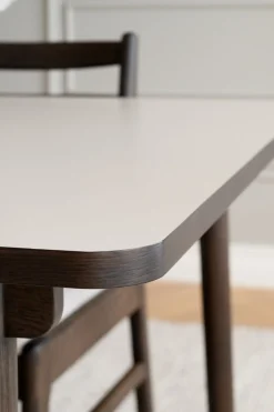 Fairmount (ruokapöytä 220x95 beige hpl/ruskea tammi)