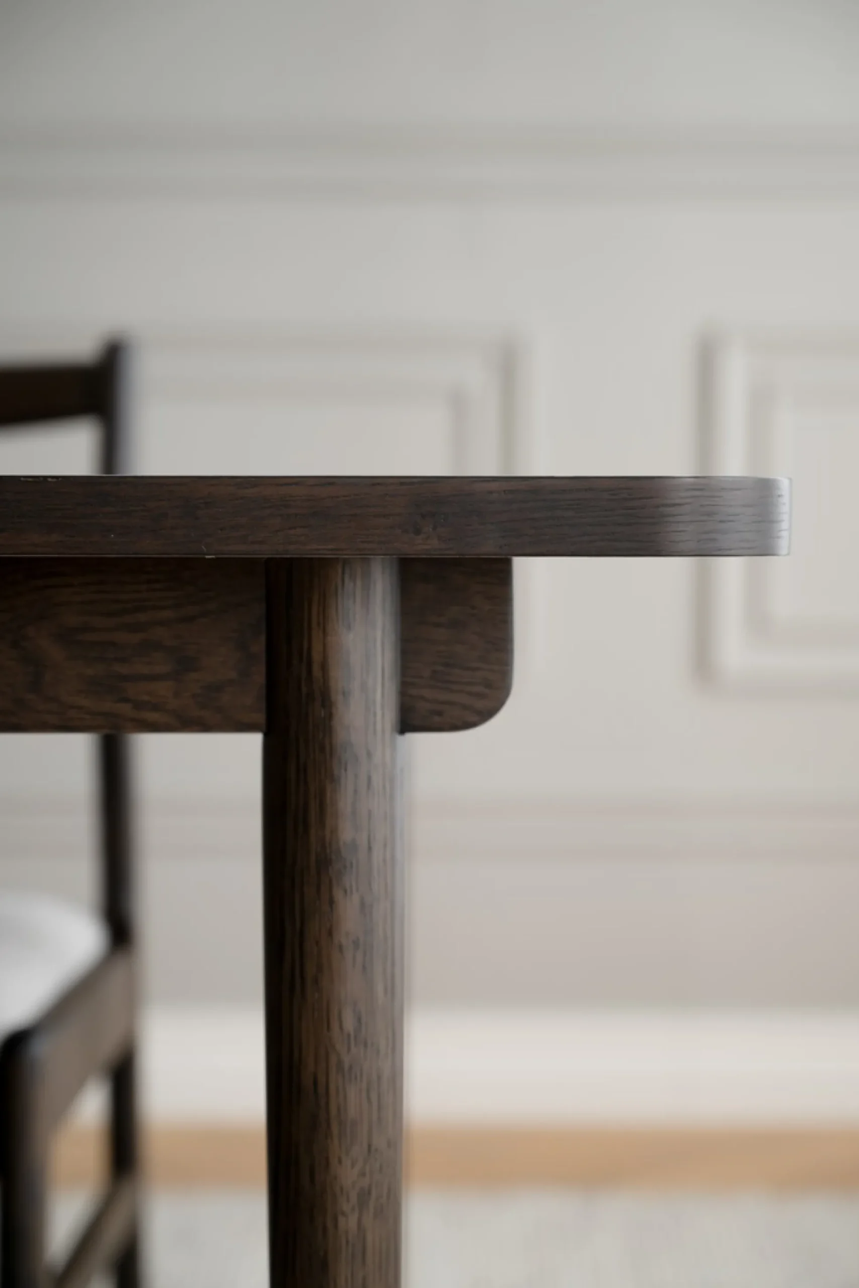 Fairmount (ruokapöytä 220x95 beige hpl/ruskea tammi)