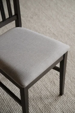 Filippa (ruokatuoli tummanruskea tammi/beige kangas istuin)