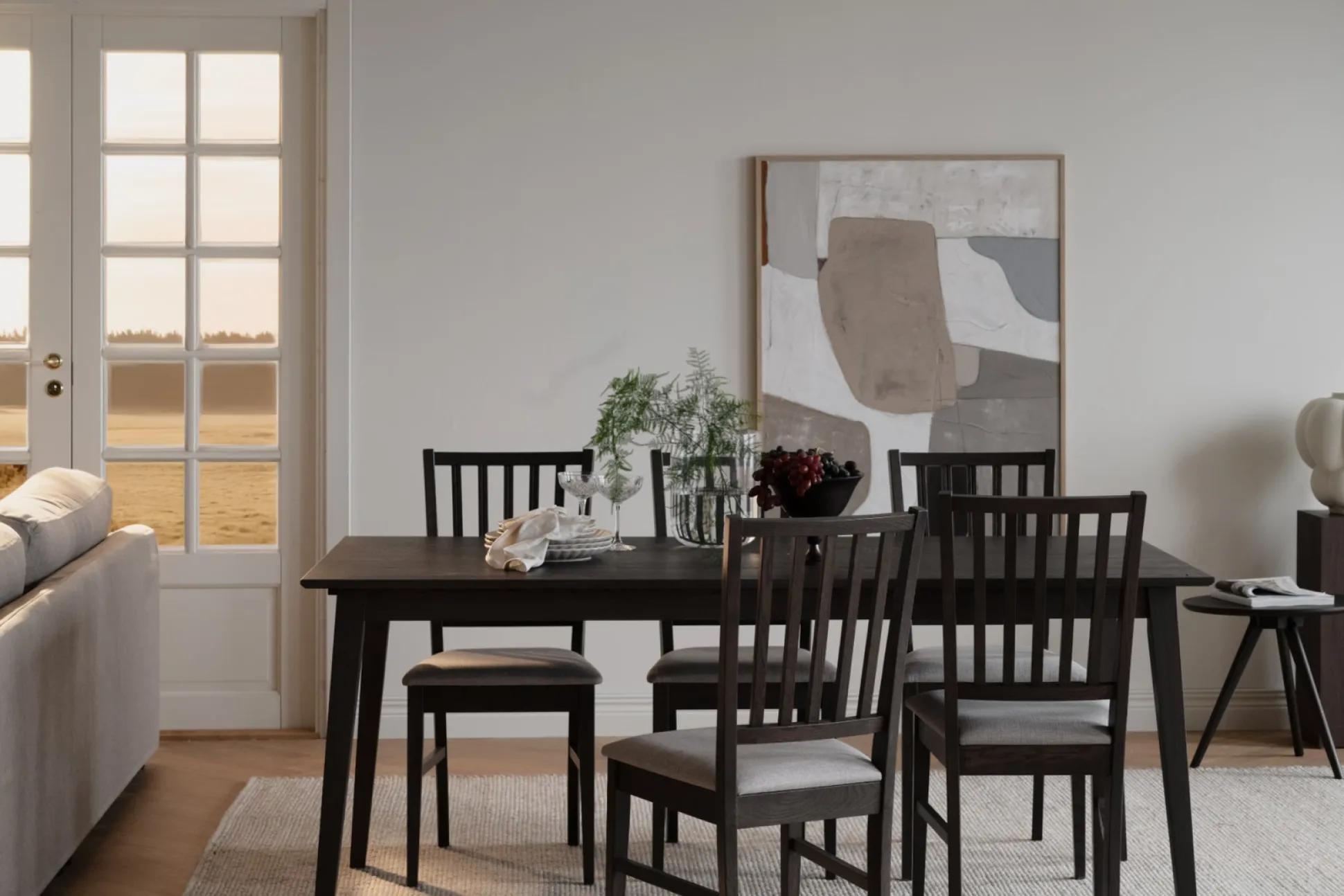 Filippa (ruokatuoli tummanruskea tammi/beige kangas istuin)