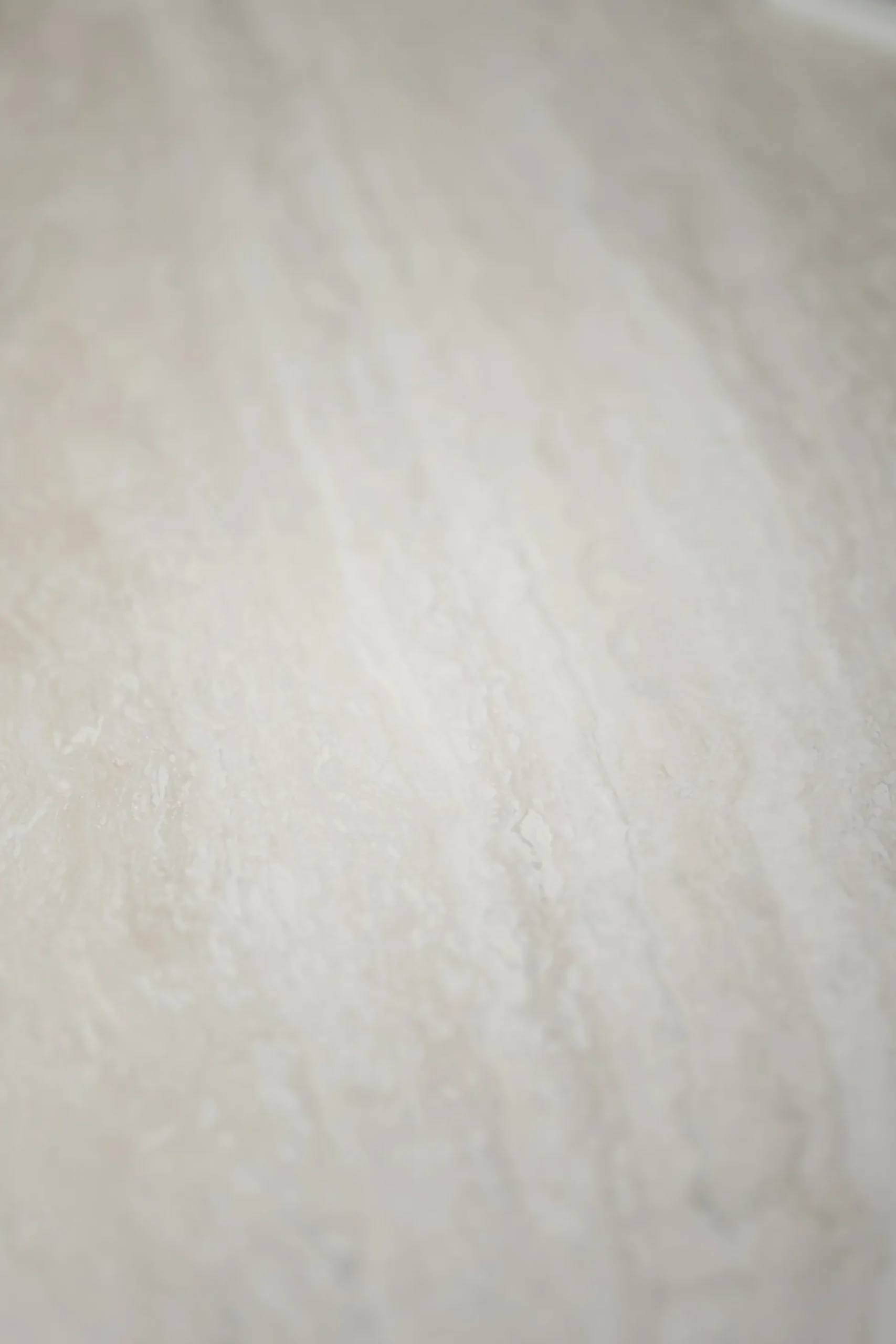 Taransay (ruokapöytä pyöreä 125 beige travertiini/ruskea tammi)